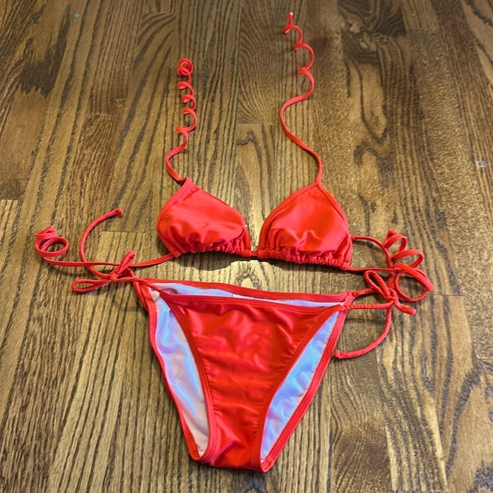 Salt + cove side toe bikini. Tomato red. Size small
